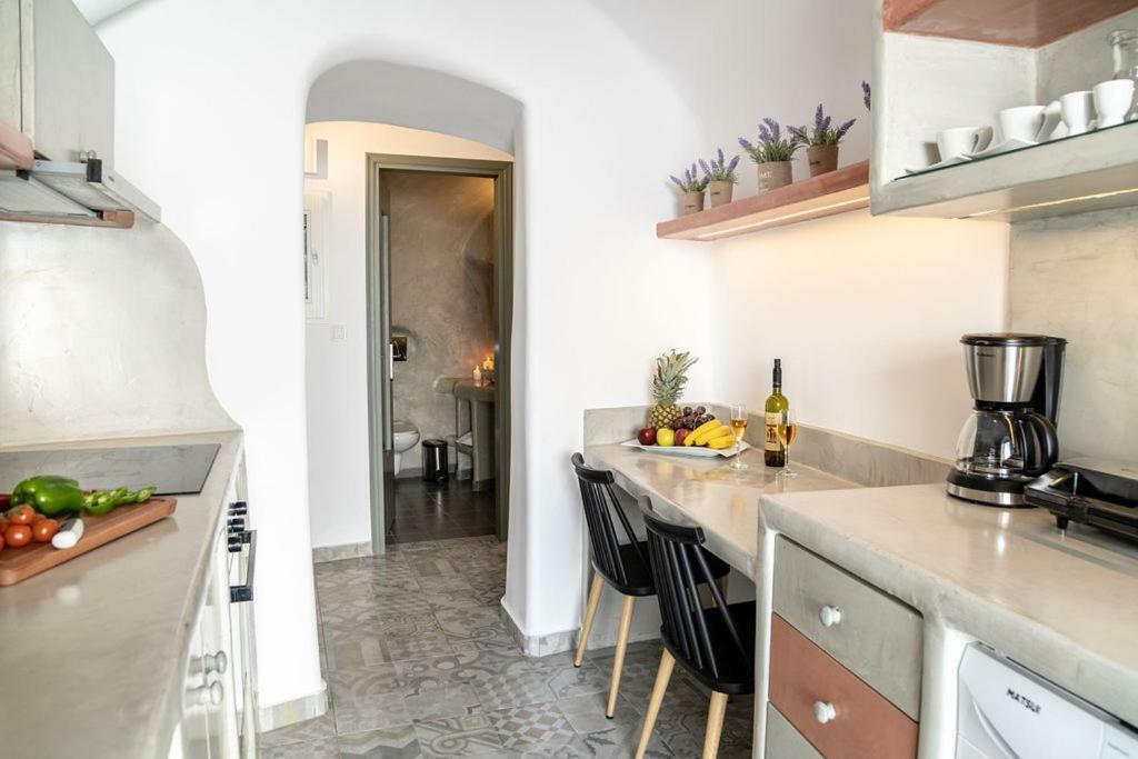 Astrea Suites Feggaropetra Cave House Φηρά Εξωτερικό φωτογραφία