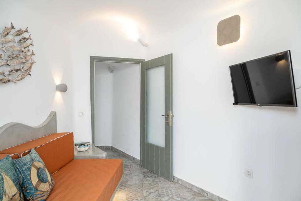 Astrea Suites Feggaropetra Cave House Φηρά Εξωτερικό φωτογραφία