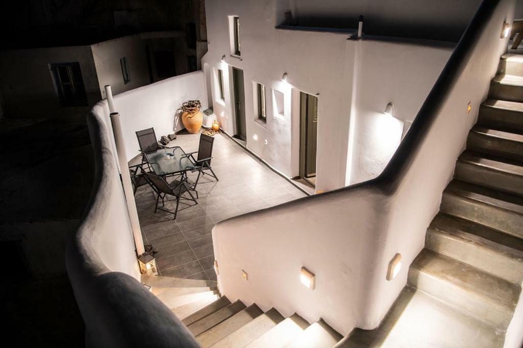 Astrea Suites Feggaropetra Cave House Φηρά Εξωτερικό φωτογραφία