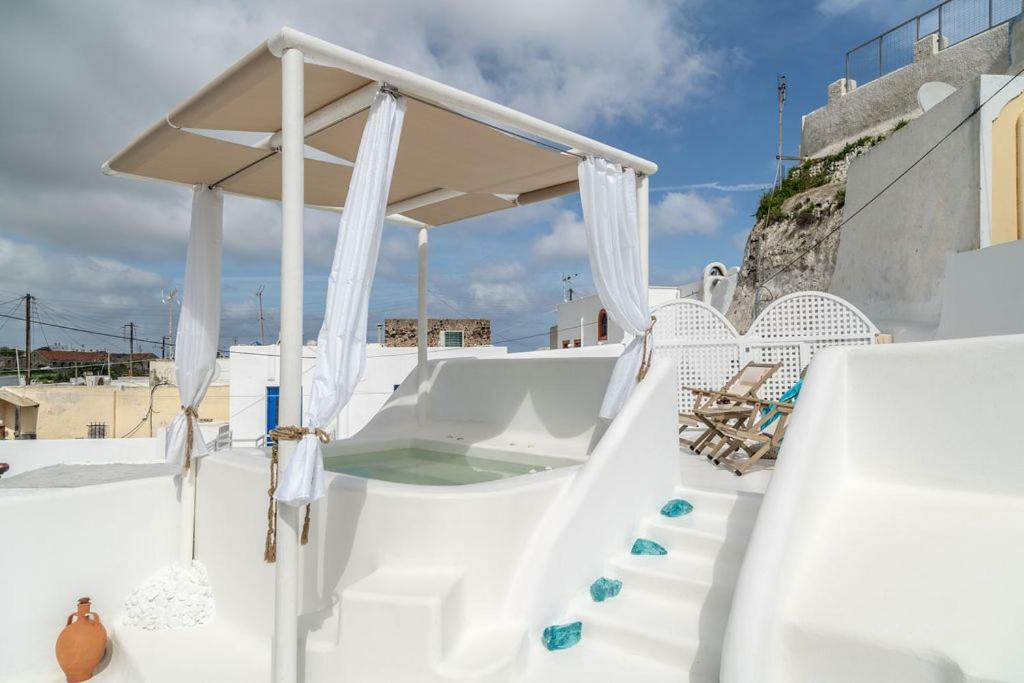 Astrea Suites Feggaropetra Cave House Φηρά Εξωτερικό φωτογραφία