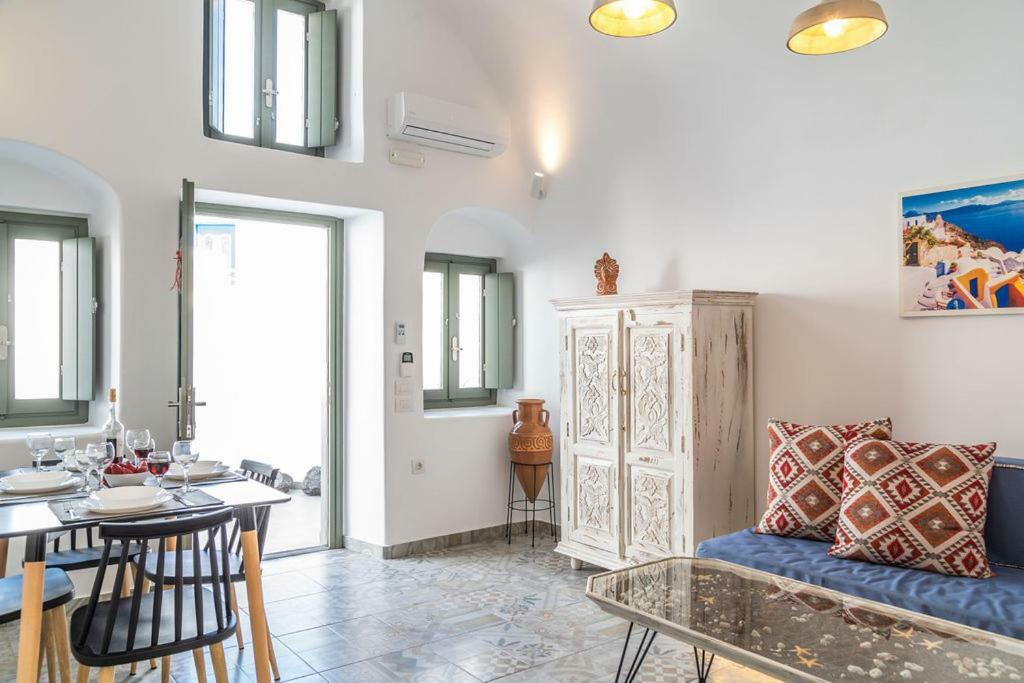 Astrea Suites Feggaropetra Cave House Φηρά Εξωτερικό φωτογραφία