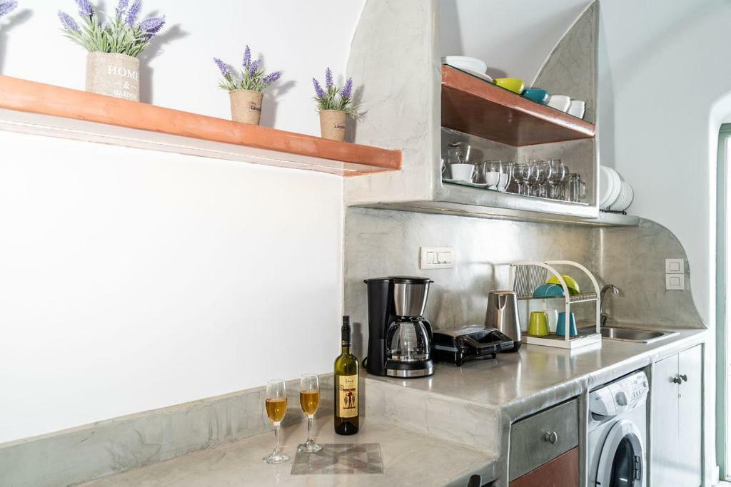 Astrea Suites Feggaropetra Cave House Φηρά Εξωτερικό φωτογραφία